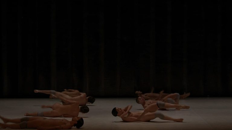 Urgence de la rencontre entre les corps