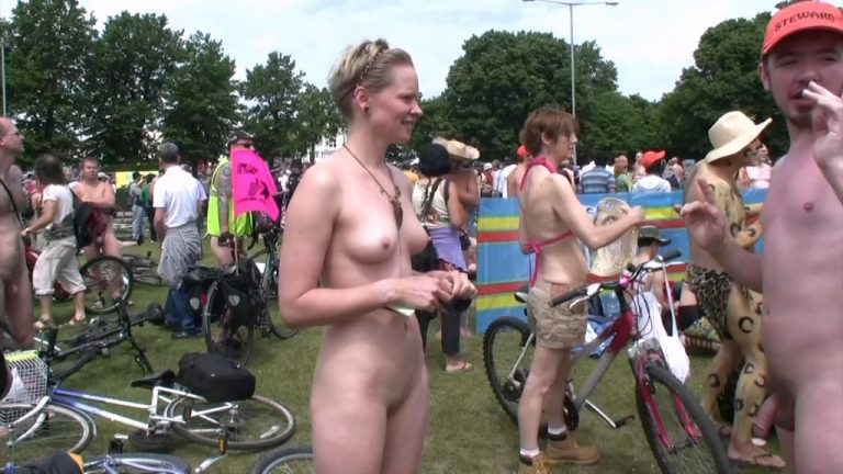World Naked Bike Ride WNBR Cyclonudista Brighton 2010