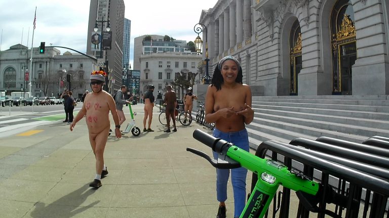 Une participation timide pour la World Naked Bike Ride de San Francisco 2025