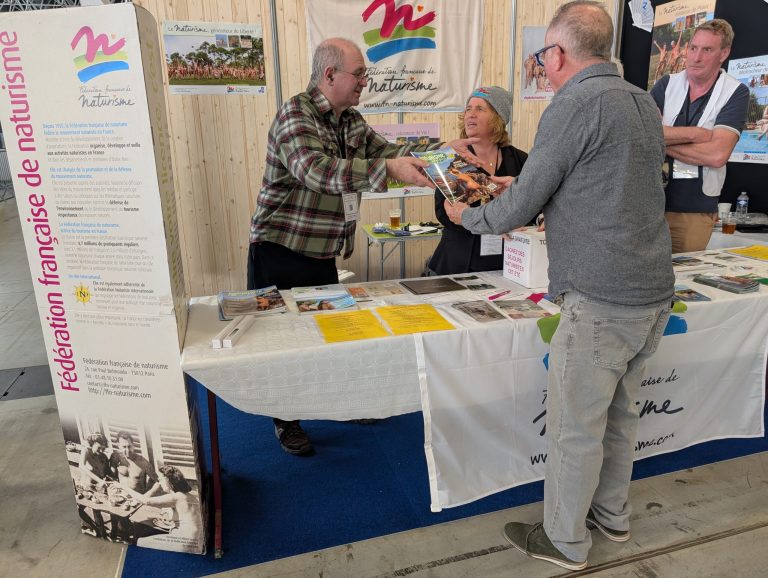 Quand les naturistes font salon (1)