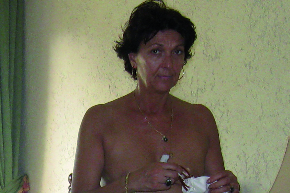 Une pétition en faveur de la nudité à domicile