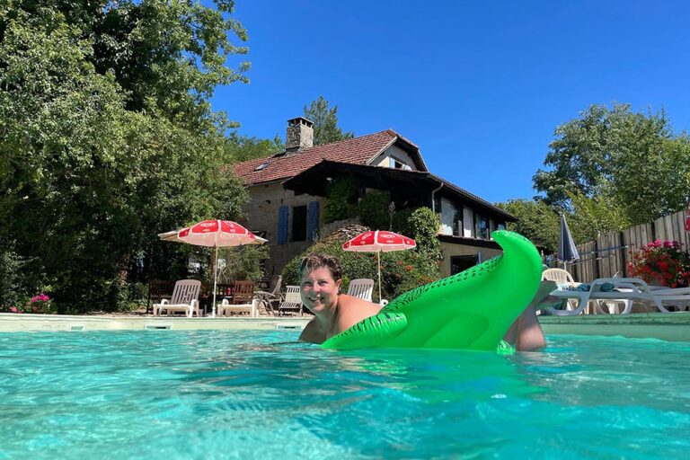 Un camping naturiste à vendre en Dordogne