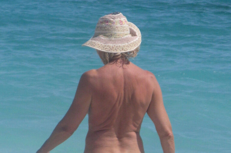 Madame naturiste et ses ambassadrices