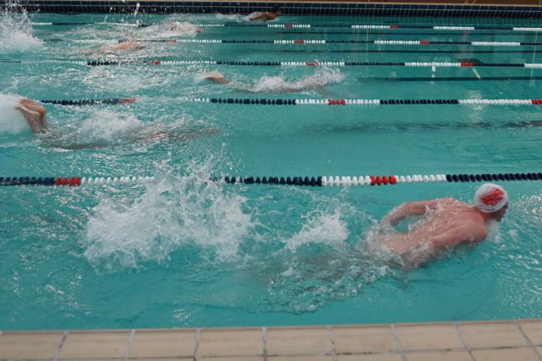Les naturistes parisiens retrouvent leur 2e piscine