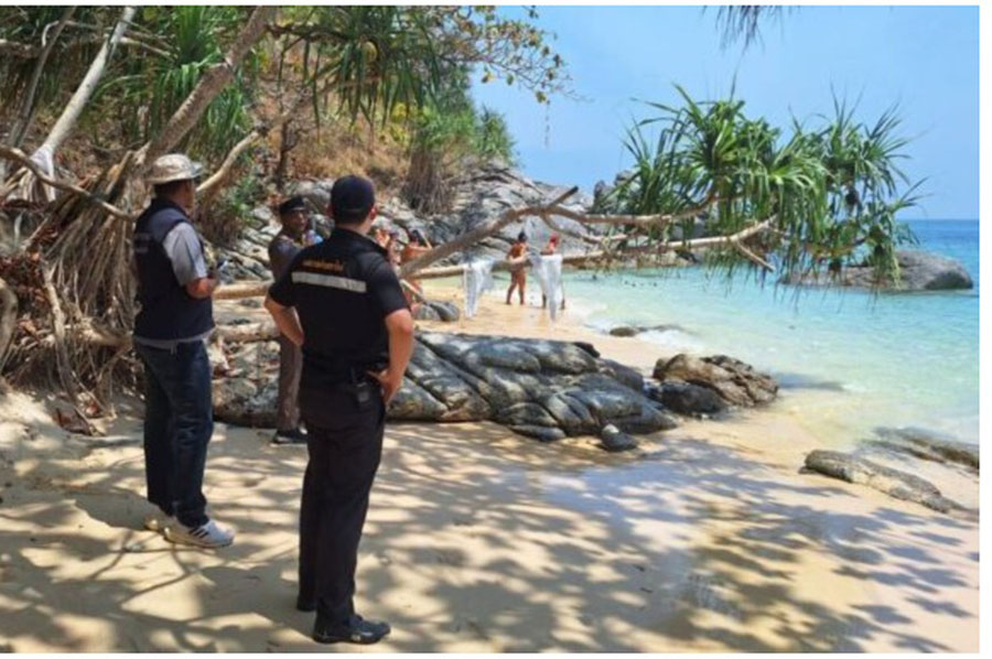 Phuket : la police contrôle la plage