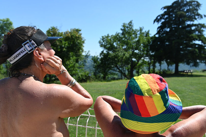 une-assemblee-sous-le-soleil-auvergnat