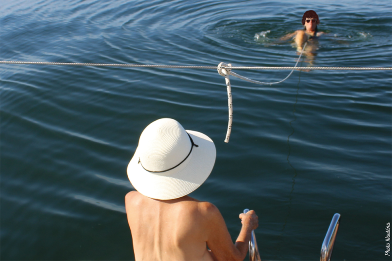 nautena,-entre-voile-et-plongee-naturiste